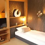 Dreimaederlhaus - Vegetarische Boutique 4*