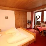 Dreimäderlhaus - Vegetarische Boutique 4*