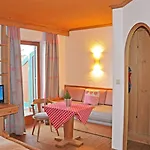Dreimaederlhaus - Vegetarische Boutique 4*