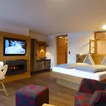 Dreimäderlhaus - Vegetarische Boutique Gasthof 4*
