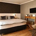 Gasthof Dreimäderlhaus - Vegetarische Boutique 4*