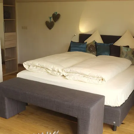 Dreimaederlhaus - Vegetarische Boutique Гостевой дом 4*