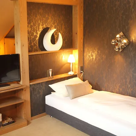 Dreimäderlhaus - Vegetarische Boutique 4*