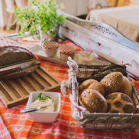Гостьовий будинок Dreimaederlhaus - Vegetarische Boutique 4*