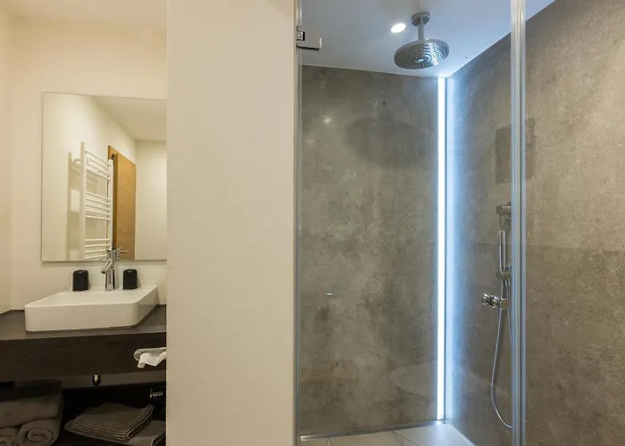 招待所 Dreimaederlhaus - Vegetarische Boutique 福森